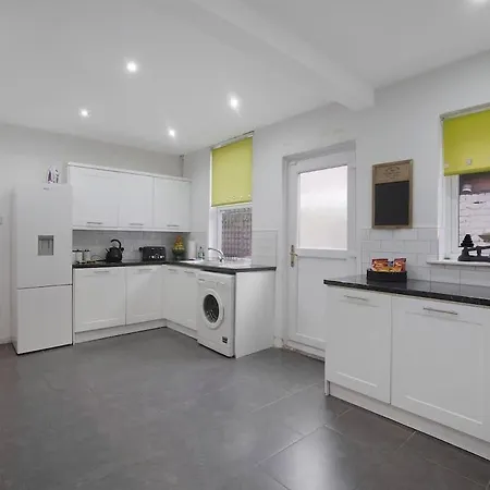 Casa vacanze 5 Bed House With Games Sleeps 10 Redcar